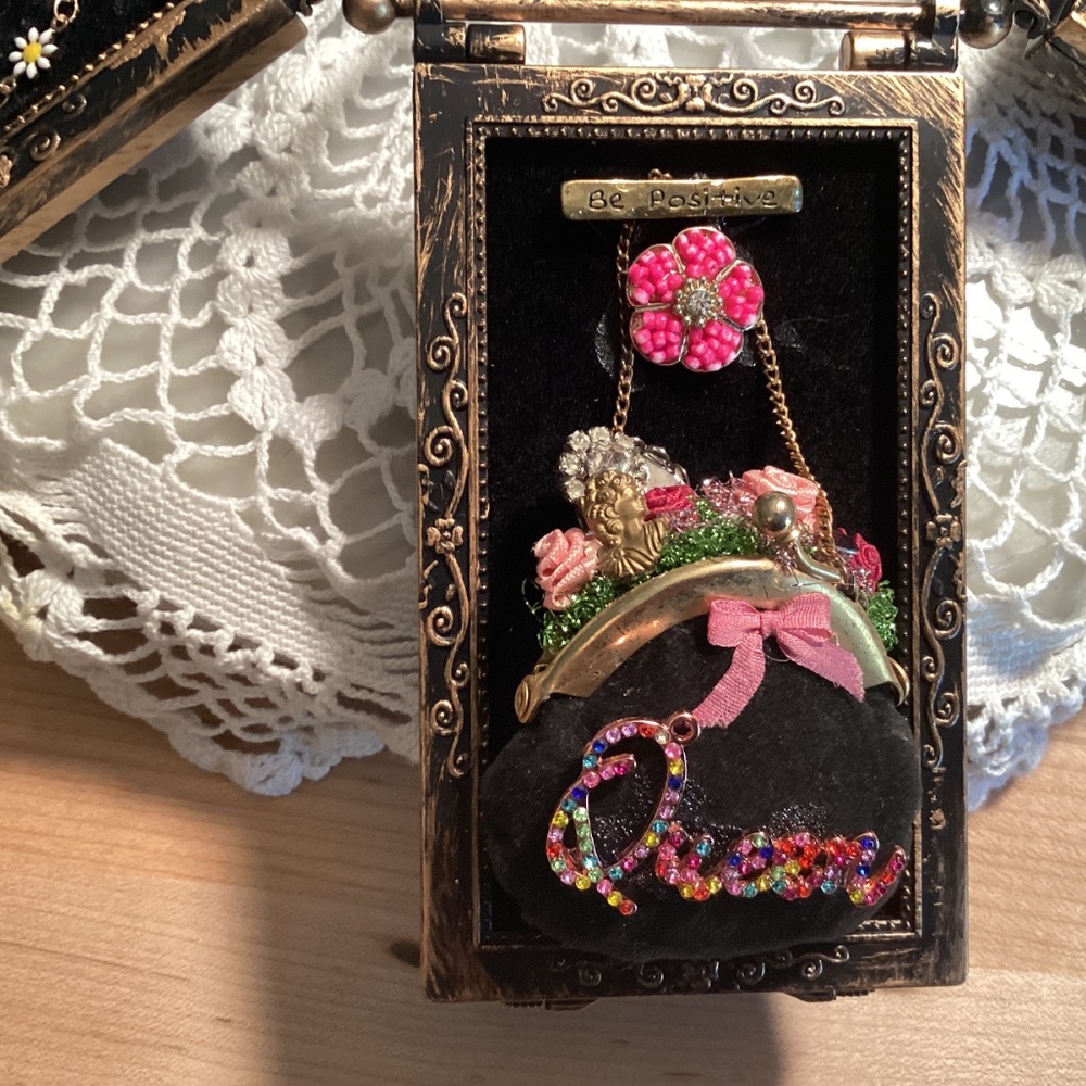 Wind up musical carousel handcrafted 12 vintage picture themes art mantle wall - Picture 12 of 17